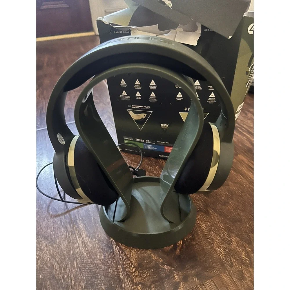PC Accessory: Wired Headset - 4Gamers Panther Headset with Stand - Wave Forest: